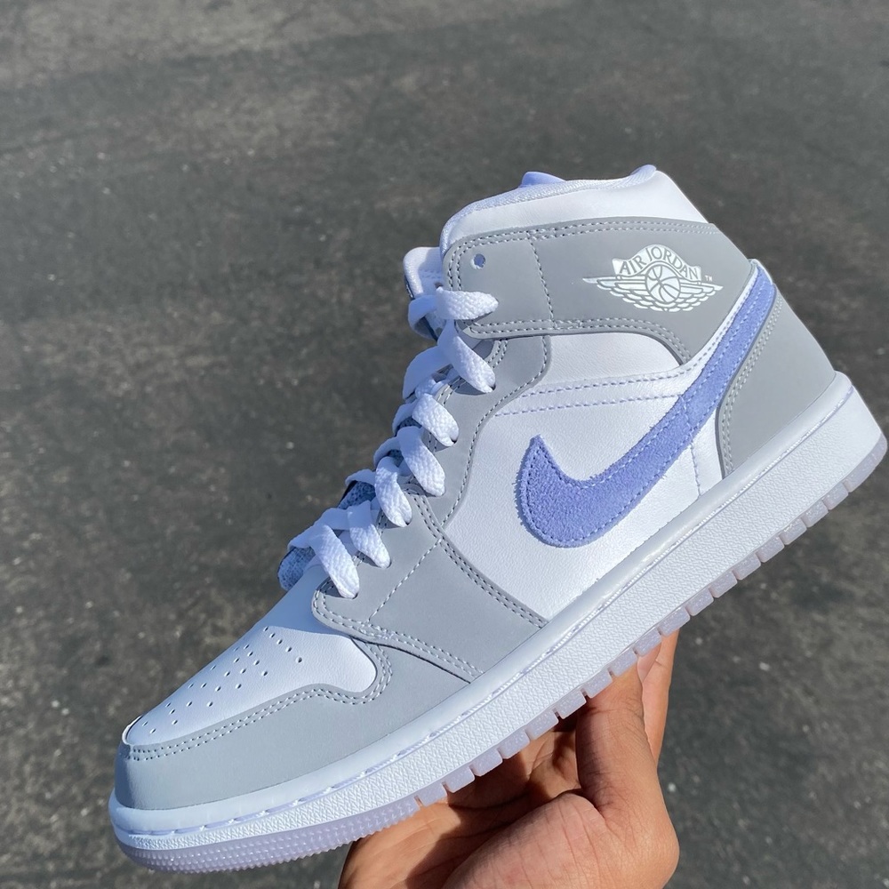 Air Jordan 1 mid wolf gray